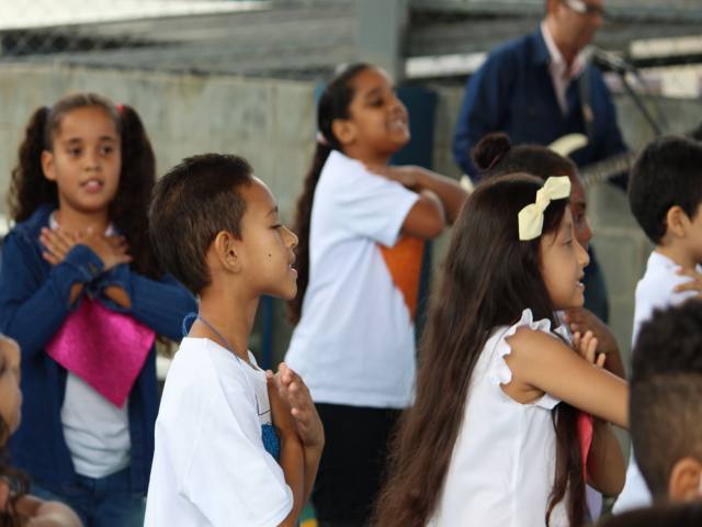 Dia das Mães - 2° Ano B e 3° Ano B